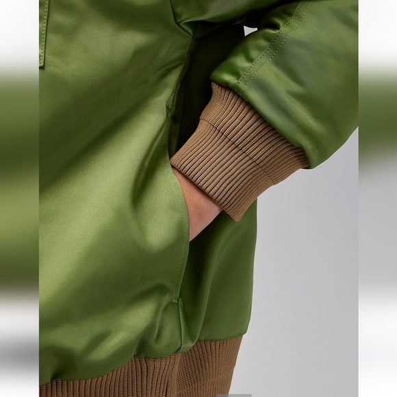 NWT Women's / UNISEX JORDAN OVERSIZED Bomber Jacket - Picture 7 of 7